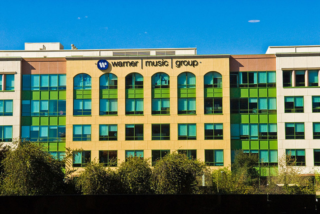 Das Gebäude der Warner Music Group (flickr)