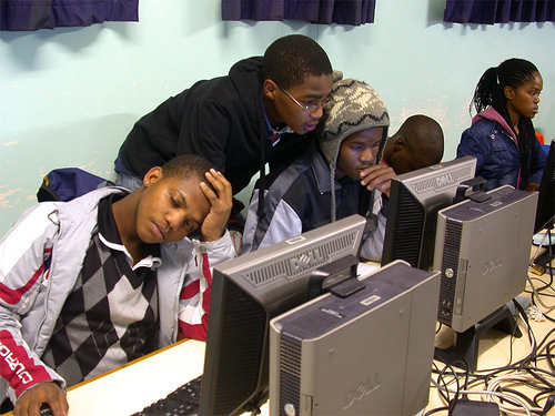 Studenten beantworten E-Mails (flickr)