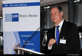 Vortrag zur Wirtschaftskrise von Stratthaus / Gerhard Stratthaus (Quelle: IHK Rhein-Neckar)